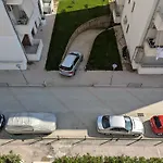 Mary\'S Beach Apartament Qerret